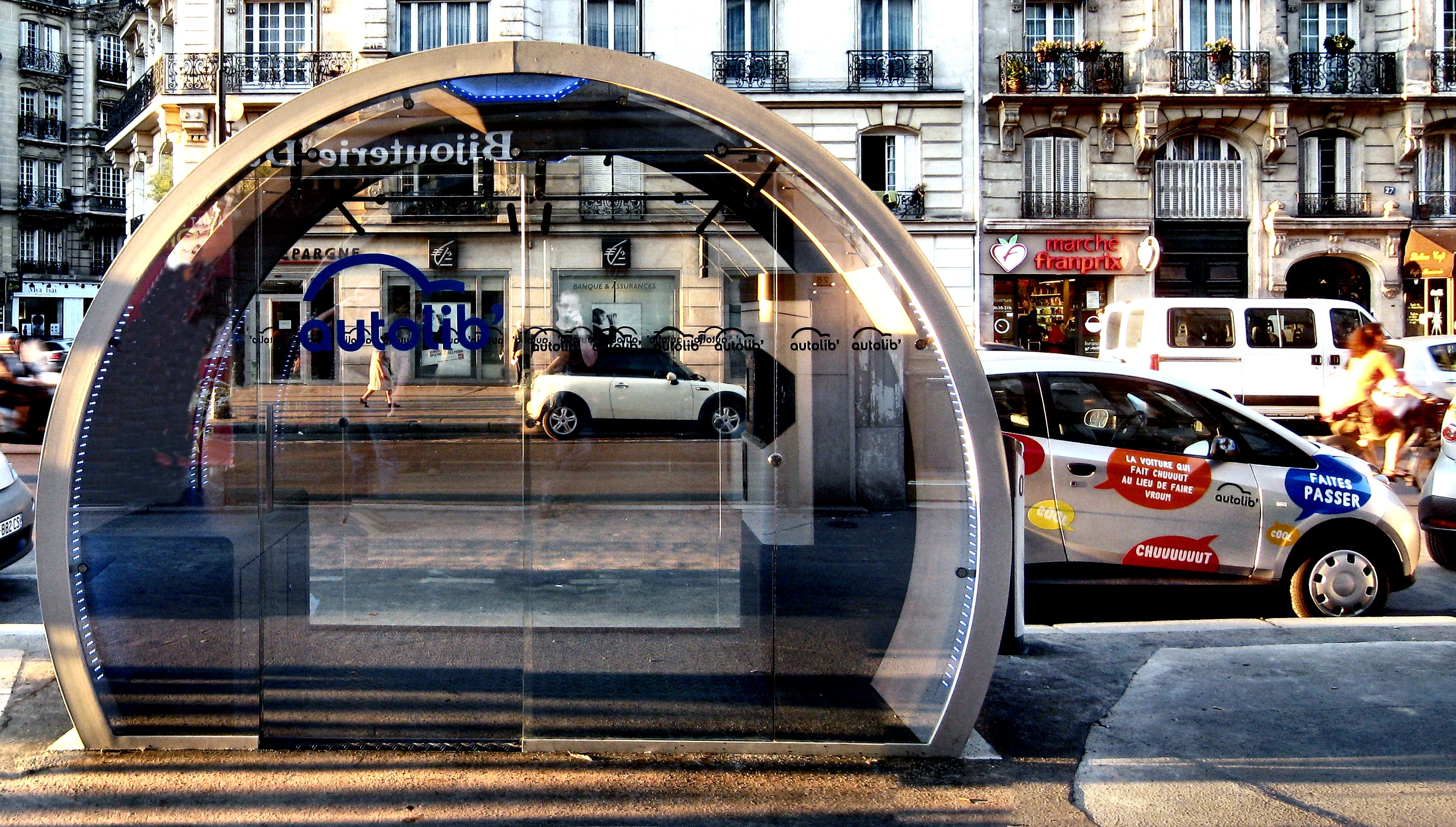 Parigi_Autolib_punto_di_ricarica