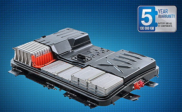 Nissan, batterie al litio