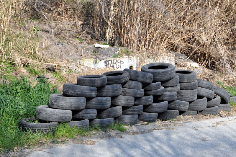 Pneumatici abbandonati