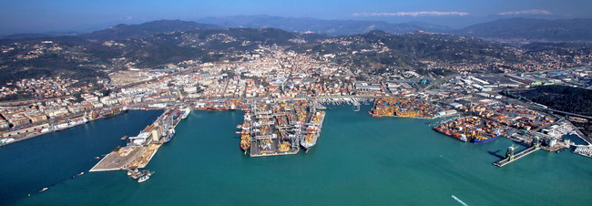 veduta porto spezia